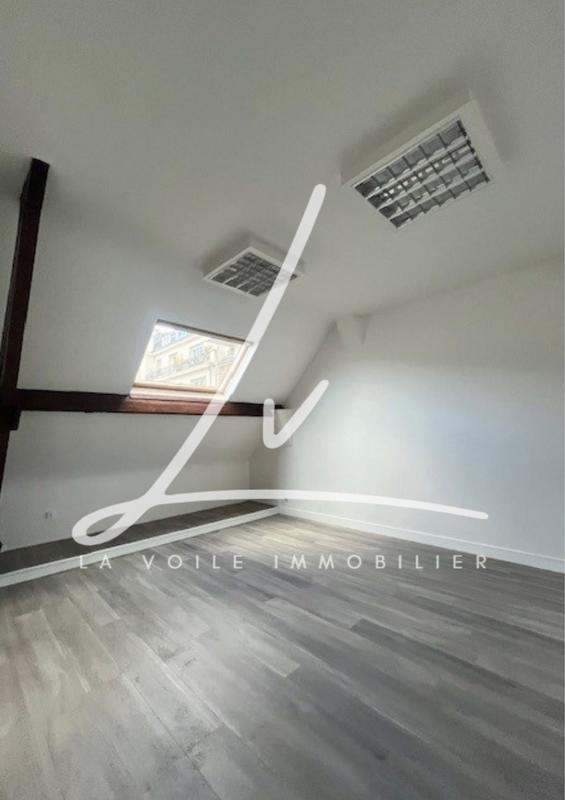 Bureau - 143 m² - 5 pièces