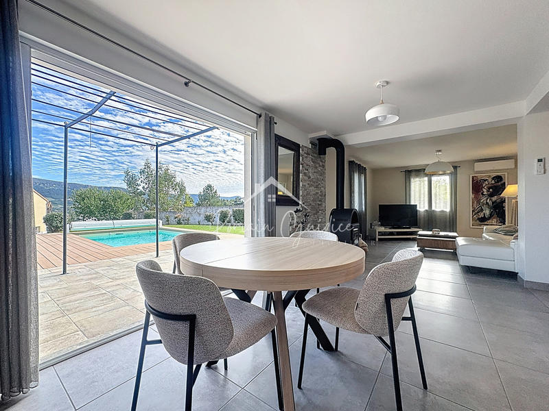 Villa - 136 m² - 6 pièces