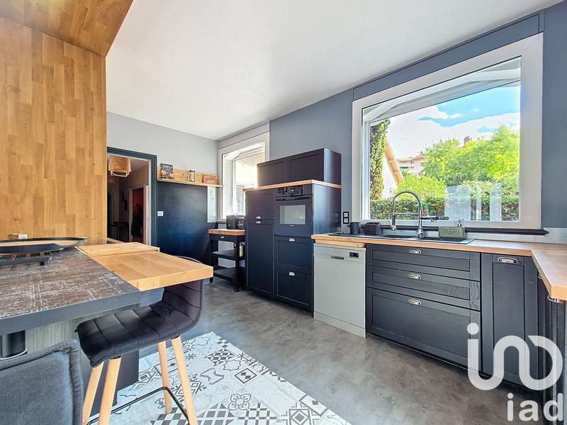 Maison - 240 m² - 10 pièces