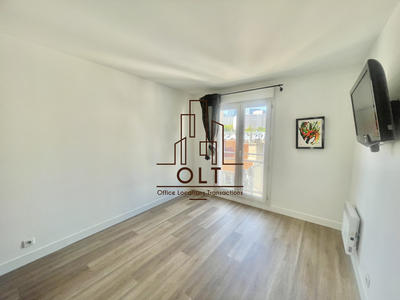 Appartement - 99 m² - 4 pièces