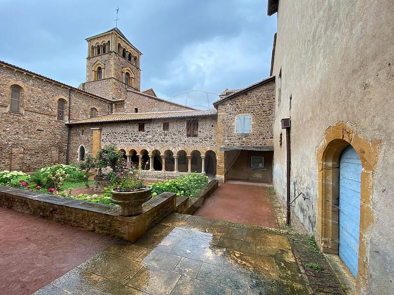 Maison - 270 m² - 4 pièces