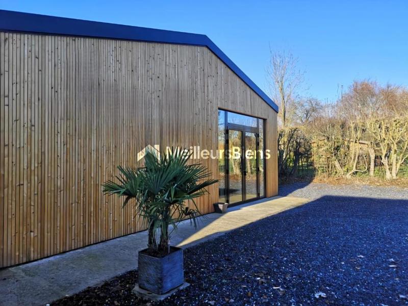 Maison - 328 m² - 8 pièces