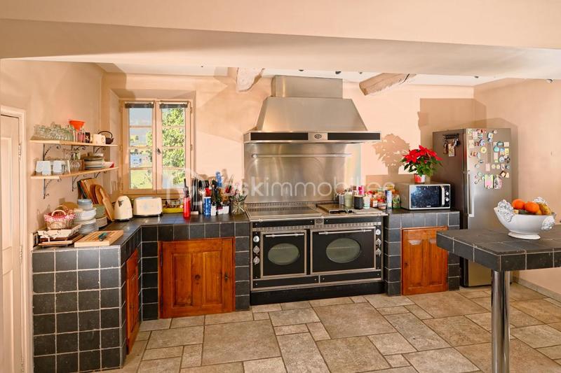 Corps de ferme - 355 m² - 9 pièces