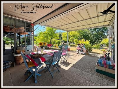 Maison - 396 m² - 10 pièces