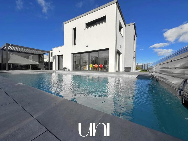 Maison - 178 m² - 6 pièces