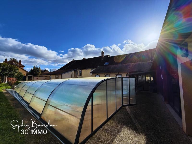 Demeure - 415 m² - 11 pièces