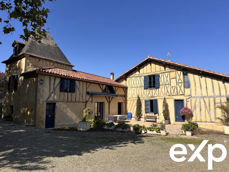 Maison - 375 m² - 17 pièces