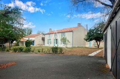 Maison - 200 m² - 9 pièces