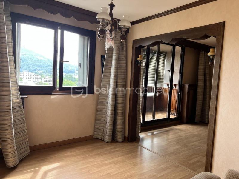 Appartement - 92 m² - 5 pièces