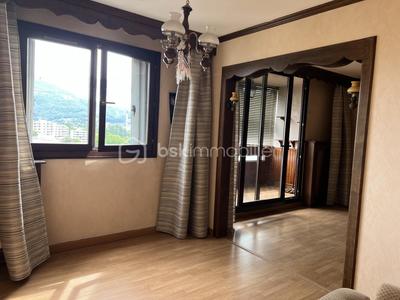 Appartement - 92 m² - 5 pièces