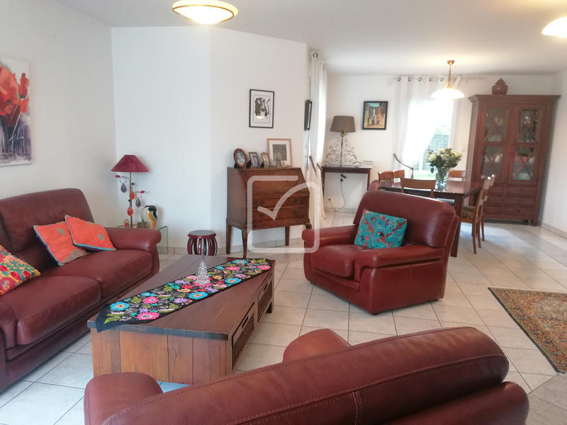 Maison - 177 m² - 8 pièces