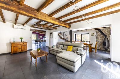 Maison - 240 m² - 5 pièces