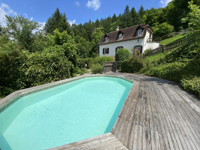 Propriété - 195 m² - 6 pièces