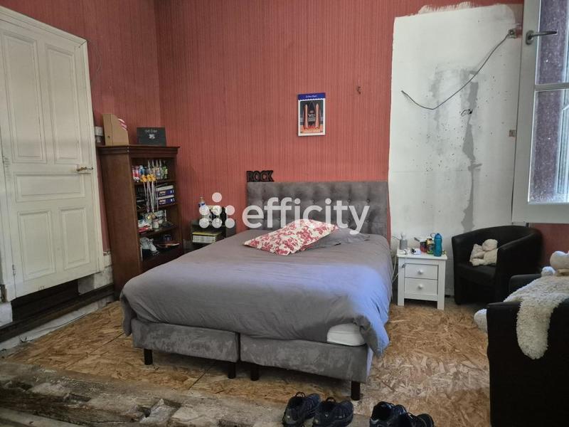 Maison - 330 m² - 9 pièces