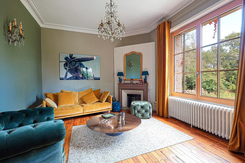 Maison - 360 m² - 12 pièces