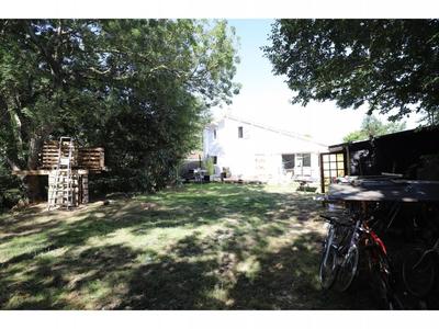 Maison - 122 m² - 8 pièces