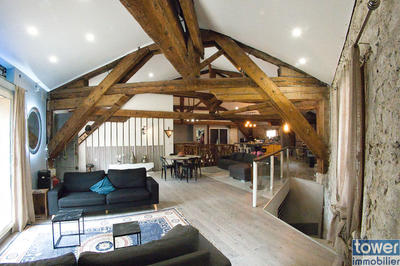 Maison - 343 m² - 10 pièces