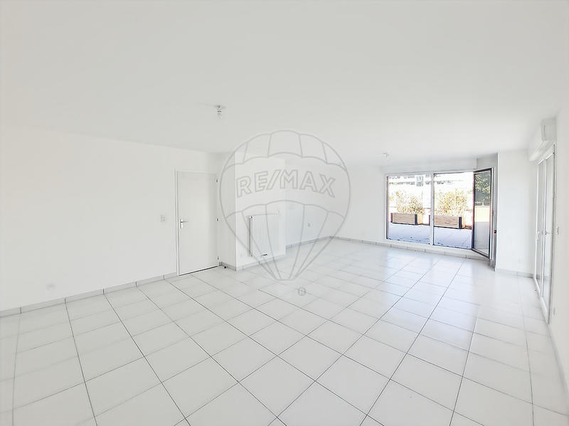 Appartement - 90 m² - 4 pièces