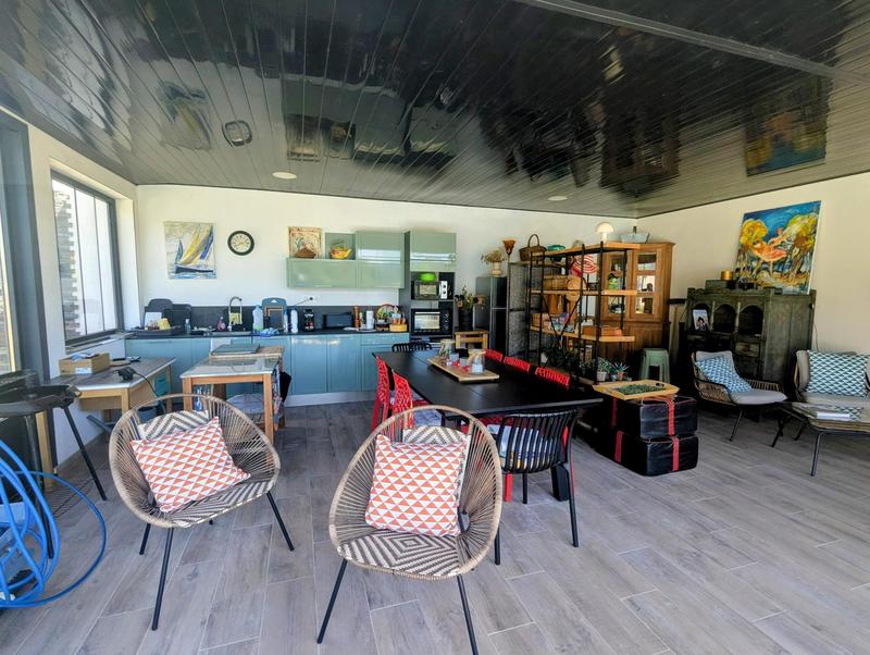 Maison - 220 m² - 6 pièces