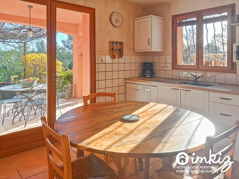 Maison - 220 m² - 9 pièces