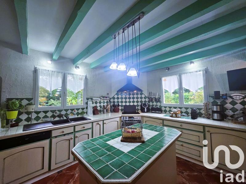 Maison - 263 m² - 9 pièces