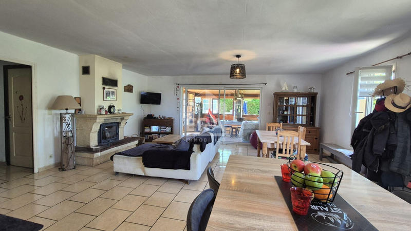 Maison - 93 m² - 4 pièces