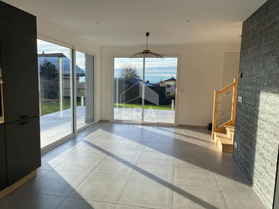 Villa - 99 m² - 5 pièces