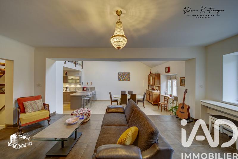 Maison - 215 m² - 9 pièces