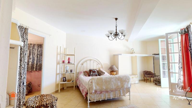 Maison - 232 m² - 6 pièces