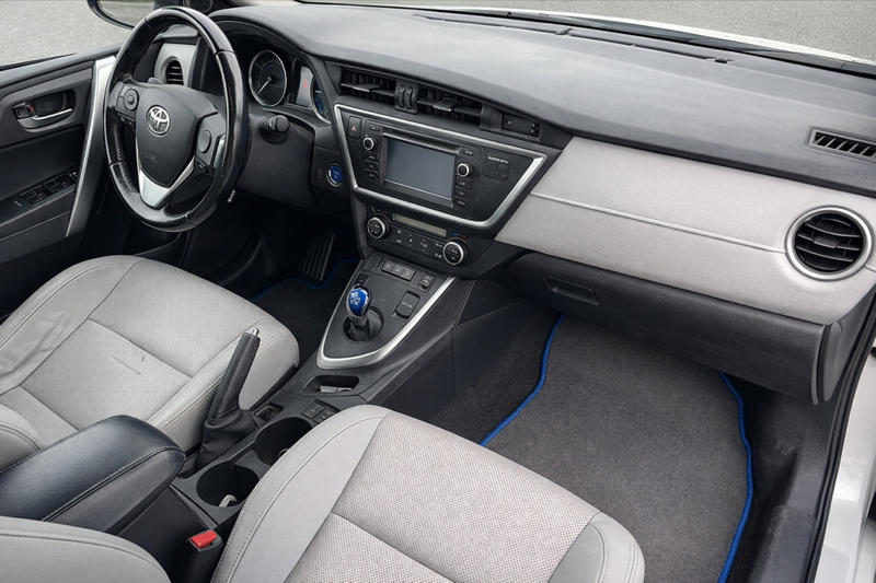 Toyota Auris II 1.8 Vvt-i 136 Cvt Executive - Automatique