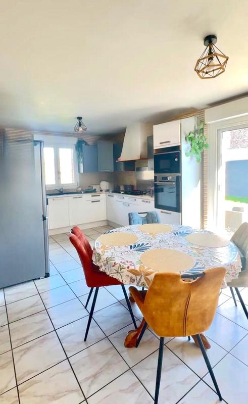 Maison - 217 m² - 8 pièces