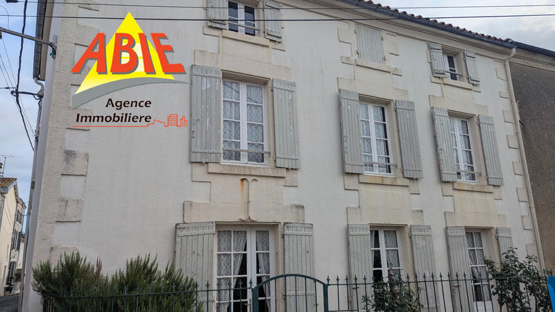 Maison - 205 m² - 8 pièces