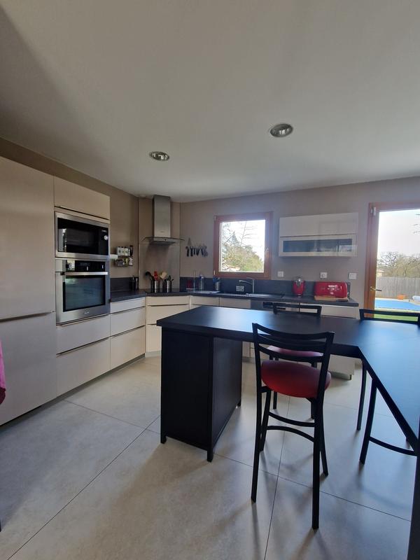 Maison contemporaine - 202 m² - 7 pièces