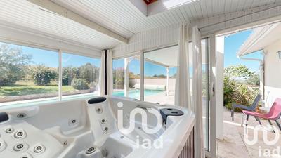 Maison - 210 m² - 8 pièces