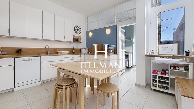 Maison - 248 m² - 11 pièces