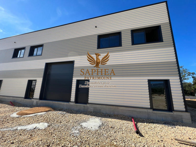 Local d'activités - 370 m²