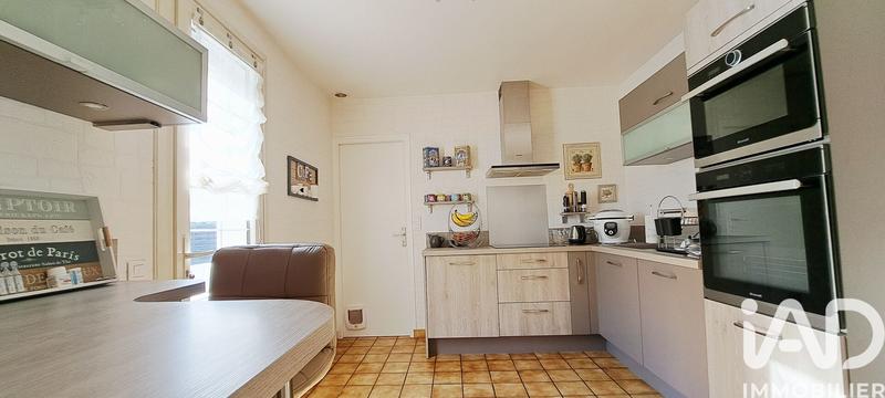 Maison - 202 m² - 8 pièces