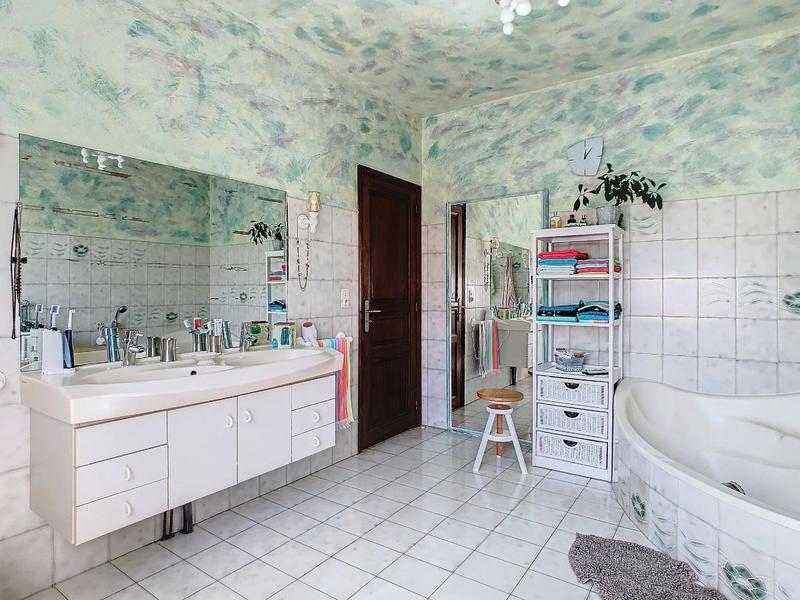 Maison traditionnelle - 156 m² - 5 pièces