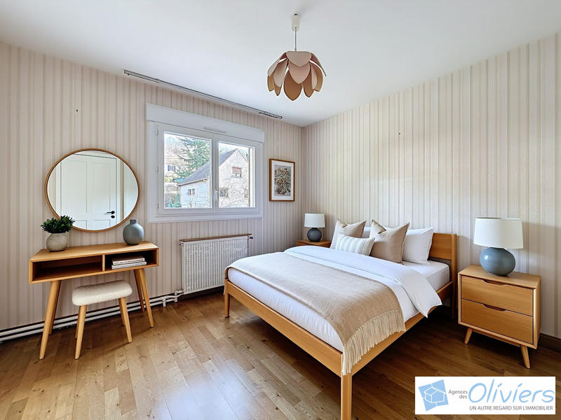 Maison traditionnelle - 140 m² - 7 pièces