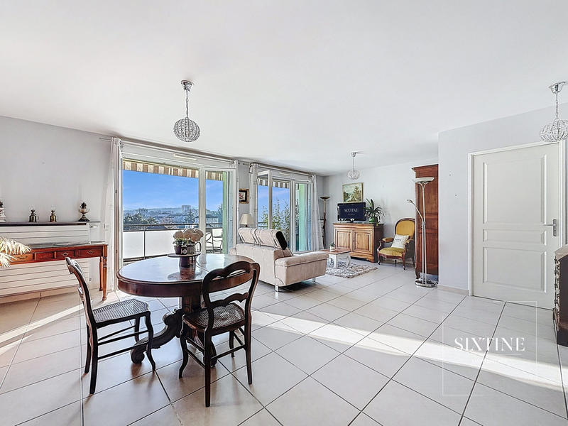 Appartement - 107 m² - 4 pièces