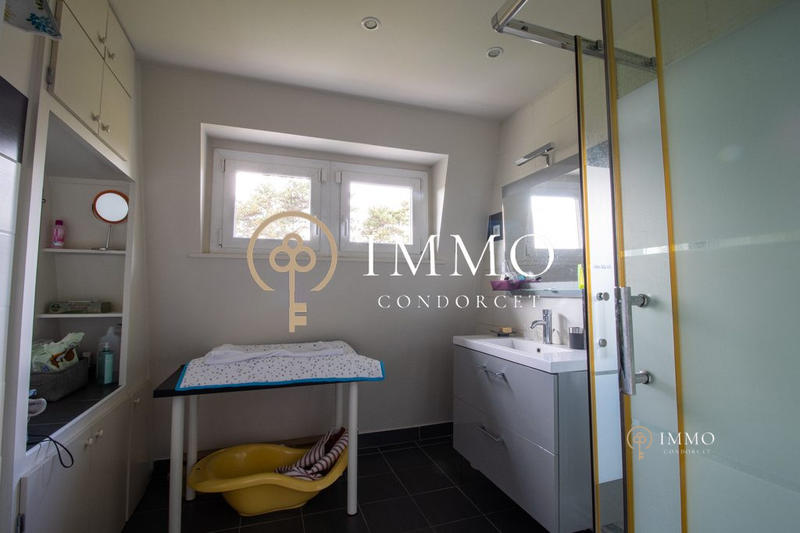 Maison - 145 m² - 8 pièces