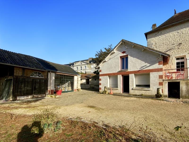 Maison - 220 m² - 7 pièces