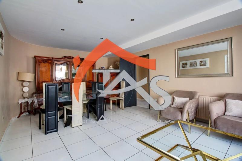 Immeuble - 214 m² - 8 pièces