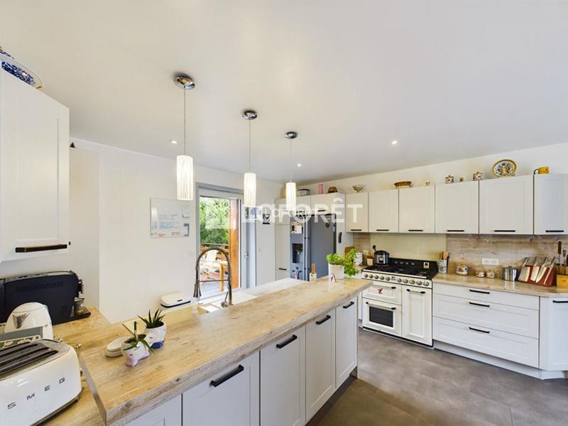 Maison - 140 m² - 6 pièces