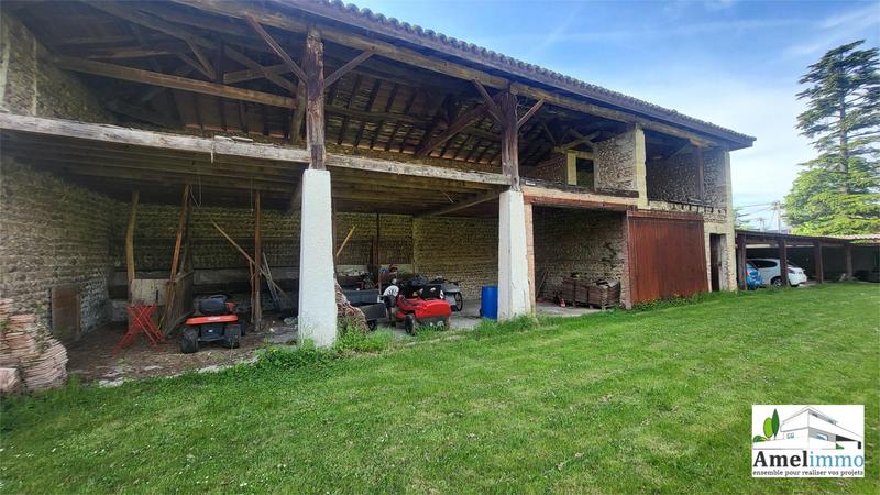 Maison - 250 m² - 7 pièces