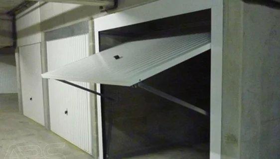 Parking / Garage - 12 m²