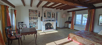 Maison - 222 m² - 14 pièces