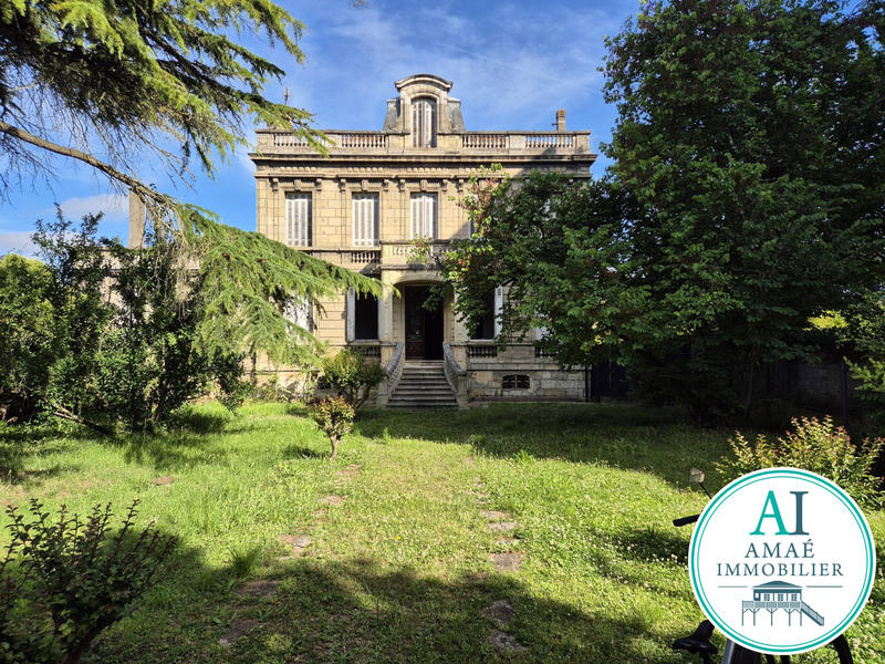 Maison - 450 m² - 22 pièces