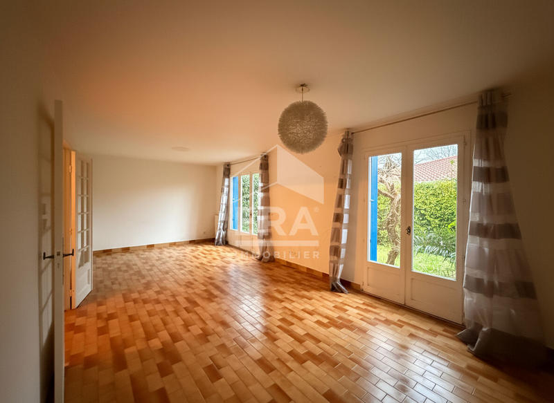 Maison - 102 m² - 4 pièces