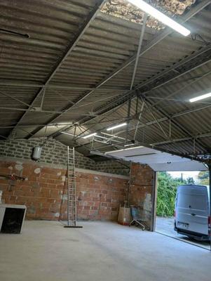 Local d'activité / Entrepôt - 135 m²